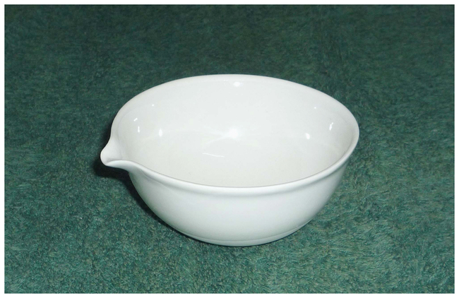 Porcelain Evaporating Dishes